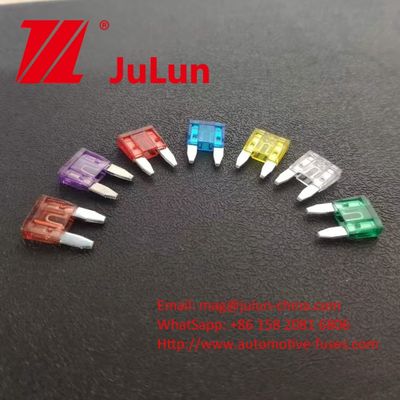 অটোমোটিভ ইলেকট্রনিক্স 30A ব্লেড অটো ফিউজ 32V 58V এবং দক্ষতার সাথে
