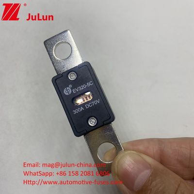 EV320-5C 200A 70VDC বৈদ্যুতিক গাড়ির দ্রুত চার্জিং ফিউজ 68*19*10mm গর্ত দূরত্ব 51mm