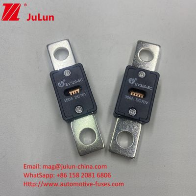EV320-5C 300A 70VDC অটোমোটিভ ব্লেড ফিউজ 51 মিমি হোল দূরত্ব এবং বোল্ট এম 8 ইনস্টলেশন মোড সহ