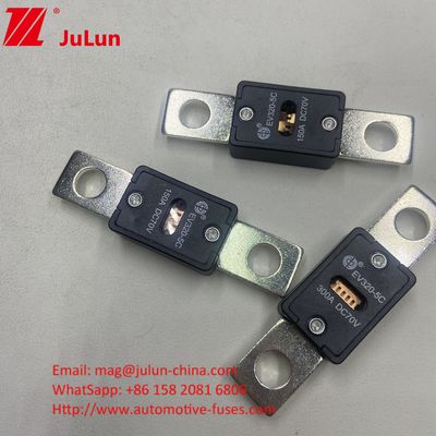 EV320-5C 300A 70VDC অটোমোটিভ ব্লেড ফিউজ 51 মিমি হোল দূরত্ব এবং বোল্ট এম 8 ইনস্টলেশন মোড সহ