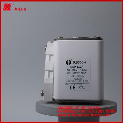 RS306-2 S5P 630A স্কয়ার ইলেকট্রিক যানবাহন ট্র্যাকশন ক্যারেমিক ফিউজ EV বা HEV ইলেকট্রিক যানবাহন ট্র্যাকশন DC EV HEV AC1250V 100KA DC1000V 50KA AR