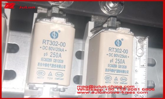 ব্লেড কারেমিক ছোট গাড়ি ফিউজ RT302-00 250A DC80 25KA GG অটোমোবাইল মাউন্ট