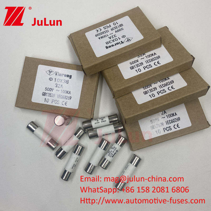 32A 10*38mm 15A 690VDC 1000VDC প্যানেল মাউন্ট শক্তিশালী PV স্ট্রিং সুরক্ষার জন্য সৌর PV ফিউজ