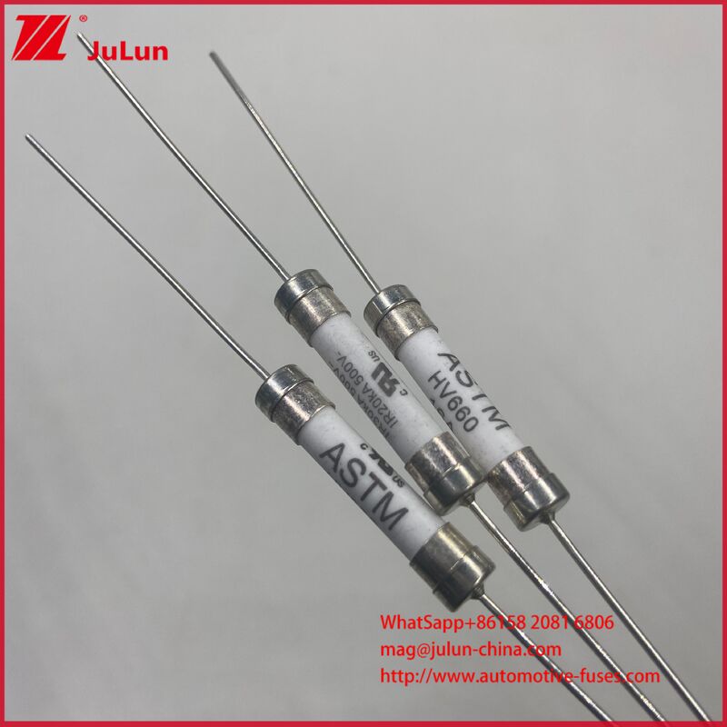 Ceramic Car Fuses 500VDC  With Rated Current 10A 12A 15A 16A 20A 25A 30A And ISO8820 Compliance For Vehicle Electrical Protection