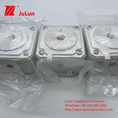 PC33UD69V1250TF সাদা যানবাহনের জন্য সিরামিক অটোমোটিভ ফিউজ উচ্চ বিরতি বর্তমান সীমাবদ্ধ ফাংশন