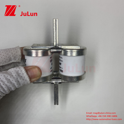 690V নামমাত্র ভোল্টেজ BUSSMANN 630MMT সিরামিক অটোমোটিভ ফিউজ সহ টুইন ফ্ল্যাট প্লেট বোল্ট ডিজাইন M6/M8 ইনস্টলেশনের জন্য