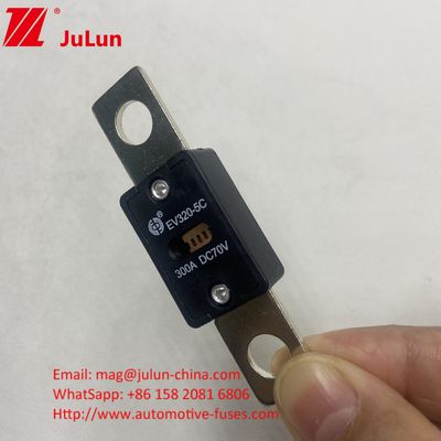 EV320-5C 300A 70VDC অটোমোটিভ ব্লেড ফিউজ 51 মিমি হোল দূরত্ব এবং বোল্ট এম 8 ইনস্টলেশন মোড সহ
