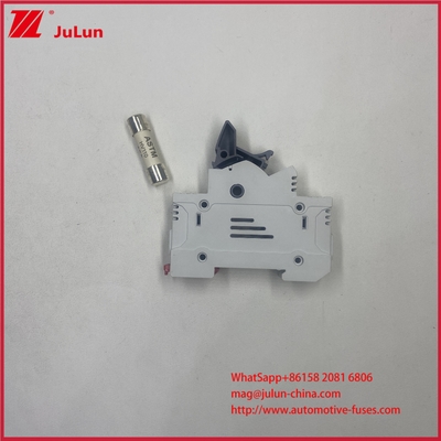 সৌর প্যানেল তাপীয় ফিউজ 20kA ব্রেকিং ক্ষমতা 10 * 38mm 32A 1000VDC